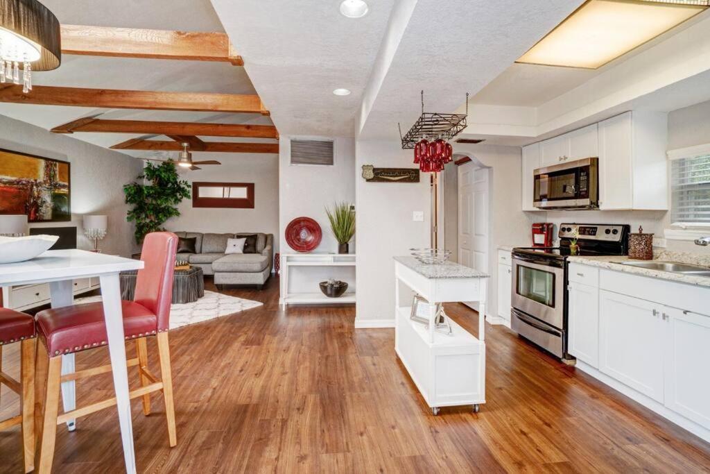 טאמפה Hidden Couples Loft Retreat In Heights Foodie District מראה חיצוני תמונה